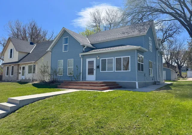 Homes for sale in Fergus Falls, MN | 514 E Hampden Ave, Fergus Falls, MN 56537 | MLS# 7026312