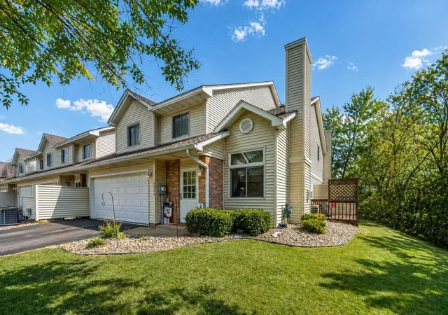 Homes for sale in Oakdale, MN | 7040 49th St N, Oakdale, MN 55128 | MLS# 7026813