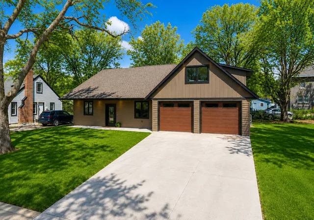 Homes for sale in Hutchinson, MN | 527 Miller Ave Sw, Hutchinson, MN 55350 | MLS# 7026896