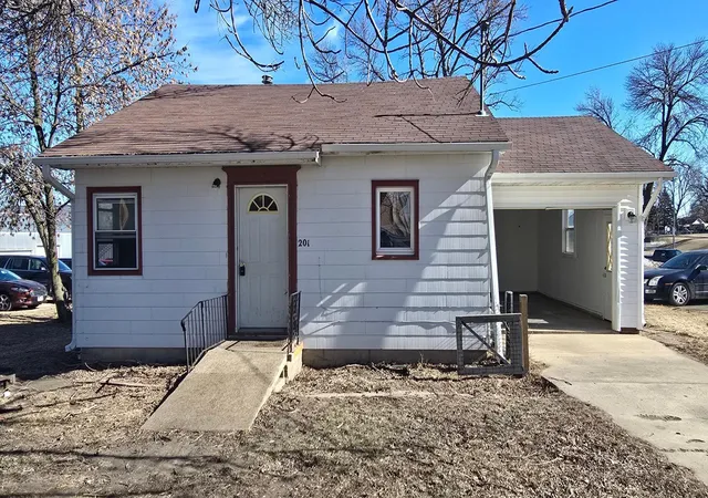 Photo 3 of Sale Pending at 201 Euclid St, Alden, MN 56009 | MLS# 7026922 | Listing updated on 2026-09-22