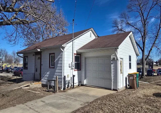 Photo 3 of Sale Pending at 201 Euclid St, Alden, MN 56009 | MLS# 7026922 | Listing updated on 2026-09-22
