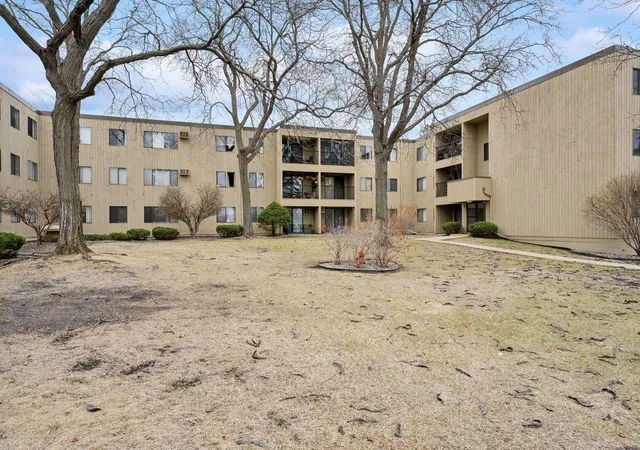 2nd image of 4101 Parklawn Ave, Minneapolis, MN 55435