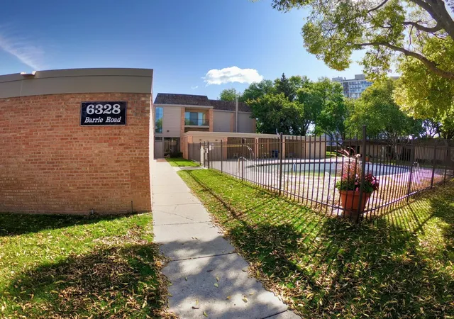 3rd image of 6328 Barrie Rd, Edina, MN 55435