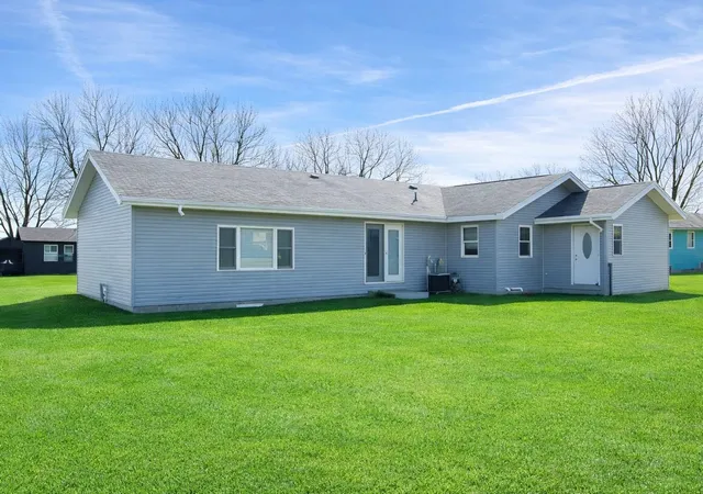Photo 2 of Single family home for sale at 316 Buckwheat Ave, Windom, MN 56101 | MLS# 7027573 | Listing updated on 2026-08-31