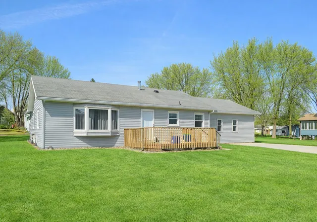 Photo 3 of Single family home for sale at 316 Buckwheat Ave, Windom, MN 56101 | MLS# 7027573 | Listing updated on 2026-08-31