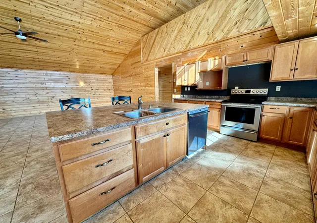 Photo 4 of Single family home for sale at 56483 350th Street, Warroad, MN 56763 | MLS# 7027636 | Listing updated on 2026-09-08