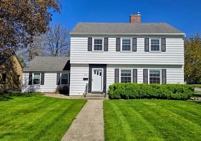 1st image of 831 4th Ave Sw, Pipestone, MN 56164 | MLS# 7027672