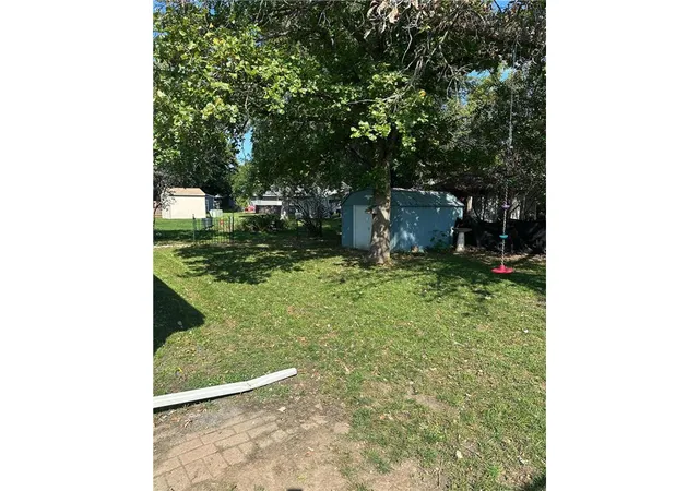 Photo 3 of Single family home for sale at 1002 Linden St, Luverne, MN 56156 | MLS# 7027815 | Listing updated on 2026-08-04