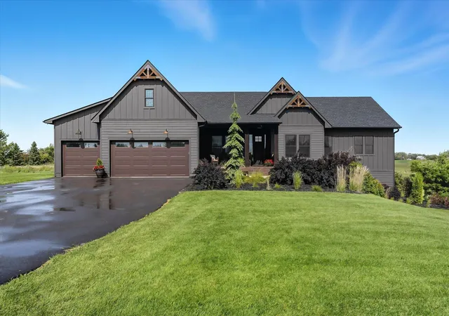 Photo 1 of Single family home for sale at 7604 E 250th Street, Elko New Market, MN 55020 | MLS# 7028042 | Listing updated on 2026-07-11