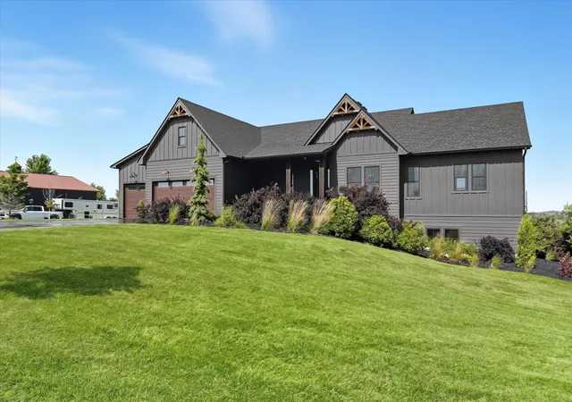 Photo 3 of Single family home for sale at 7604 E 250th Street, Elko New Market, MN 55020 | MLS# 7028042 | Listing updated on 2026-07-11