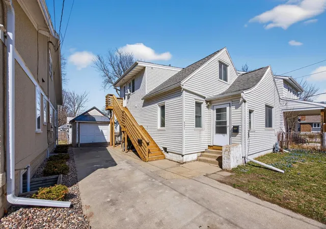 Homes for sale in Rochester, MN | 807 2nd St Nw, Rochester, MN 55901 | MLS# 7028046