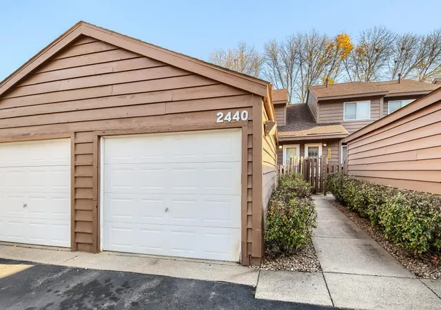Photo 1 of Single family home for sale at 2440 Crestwood Dr, Saint Paul, MN 55109 | MLS# 7028049 | Listing updated on 2026-10-26