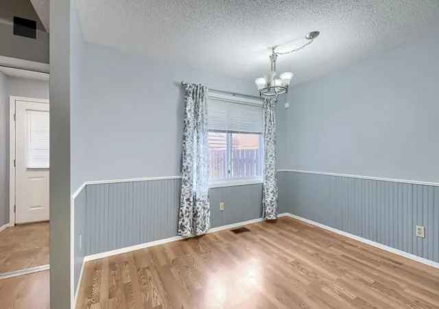 Photo 3 of Single family home for sale at 2440 Crestwood Dr, Saint Paul, MN 55109 | MLS# 7028049 | Listing updated on 2026-10-26