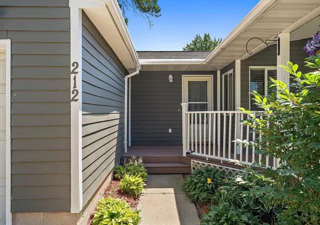 Photo 3 of Single family home for sale at 212 Central Ave S, Young America, MN 55397 | MLS# 7028187 | Listing updated on 2026-10-07