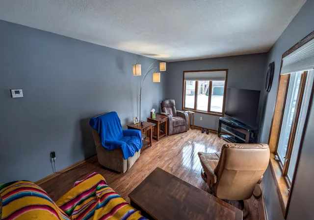 Photo 3 of Single family home for sale at 1918 Bayview Dr, Albert Lea, MN 56007 | MLS# 7028338 | Listing updated on 2026-10-15