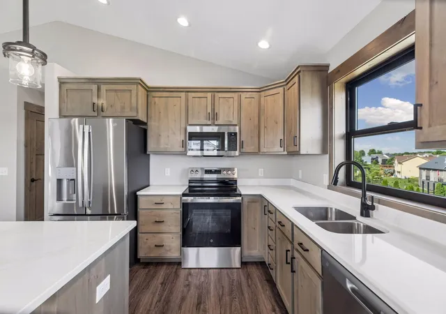 4th image of 453 Coyote Wy, New Richmond, WI 54017 | MLS# 7028468