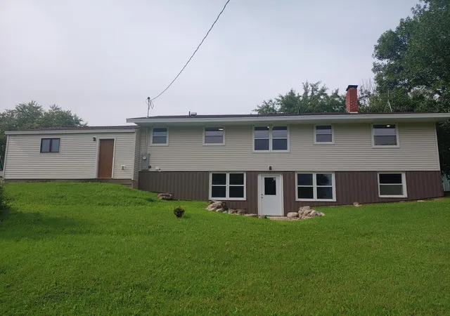 17th image of 100 2nd St Ne, Hallock, MN 56728 | MLS# 7028492