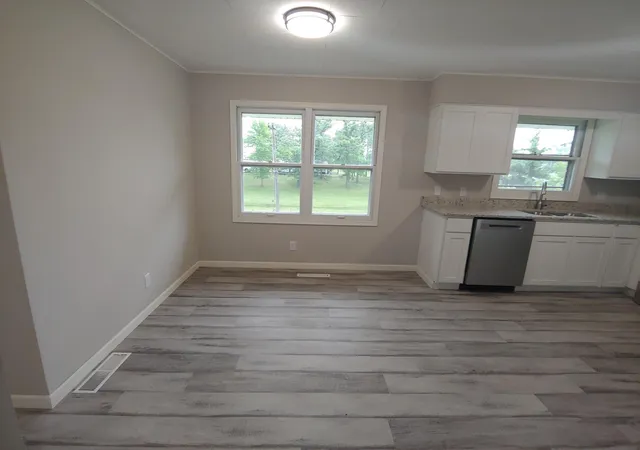 2nd image of 100 2nd St Ne, Hallock, MN 56728 | MLS# 7028492