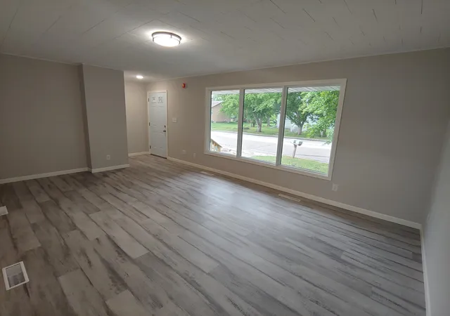 4th image of 100 2Nd St Ne, Hallock, MN 56728 | MLS# 7028492