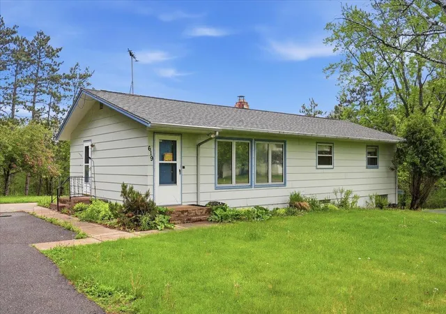 Homes for sale in Osceola, WI | 619 Seminole Ave, Osceola, WI 54020 | MLS# 7028522