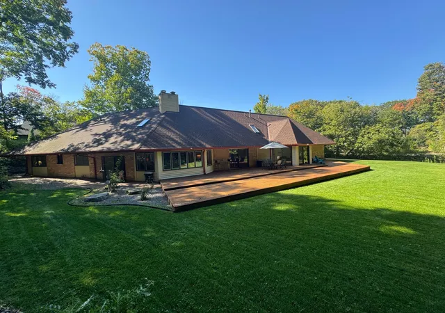 1st image of 1000 Heritage Ln, Wayzata, MN 55391 | MLS# 7028610