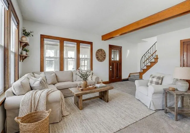 1st image of 1302 Reaney Ave, Saint Paul, MN 55106 | MLS# 7028842