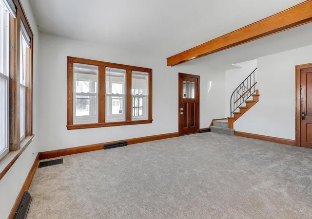 4th image of 1302 Reaney Ave, Saint Paul, MN 55106 | MLS# 7028842