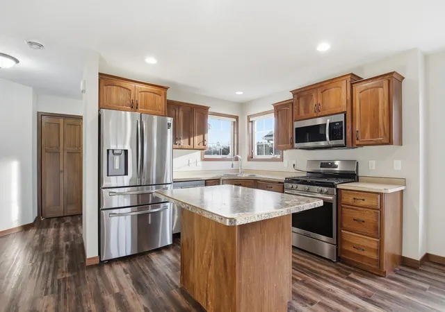 2nd image of 465 Meadowview Ct, Paynesville, MN 56362 | MLS# 7029004