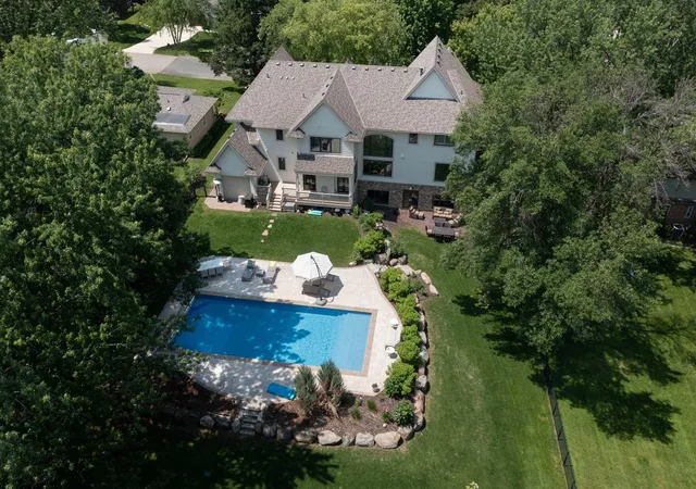 Photo 2 of Mansion for sale at 4913 W Sunnyslope Rd, Minneapolis, MN 55424 | MLS# 7029527 | Listing updated on 2026-05-27