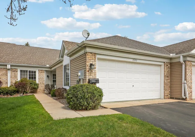 Photo 2 of Single family home for sale at 7592 Hinton Park Ave S, Cottage Grove, MN 55016 | MLS# 7029594 | Listing updated on 2026-09-26