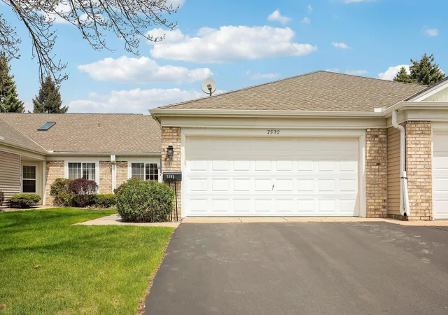 Photo 3 of Single family home for sale at 7592 Hinton Park Ave S, Cottage Grove, MN 55016 | MLS# 7029594 | Listing updated on 2026-09-22