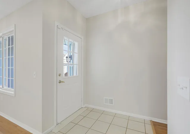Photo 4 of Single family home for sale at 7592 Hinton Park Ave S, Cottage Grove, MN 55016 | MLS# 7029594 | Listing updated on 2026-09-26