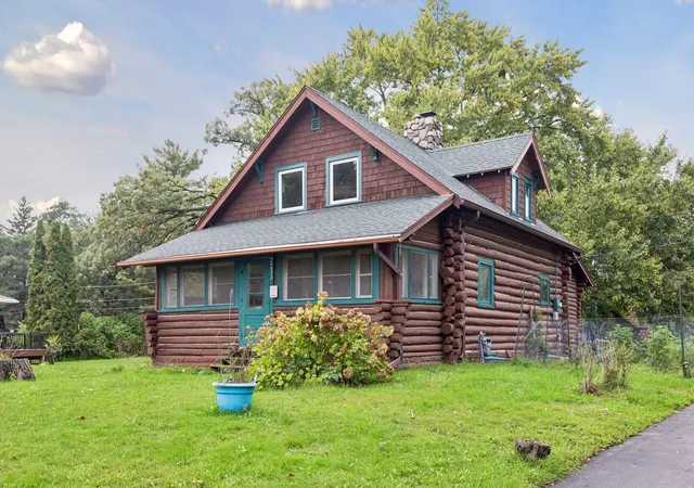Photo 1 of Single family home for sale at 2233 15th Avenue E, Saint Paul, MN 55109 | MLS# 7030183 | Listing updated on 2026-10-22