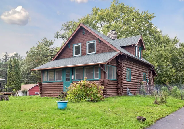 Photo 3 of Single family home for sale at 2233 15th Avenue E, Saint Paul, MN 55109 | MLS# 7030183 | Listing updated on 2026-10-06