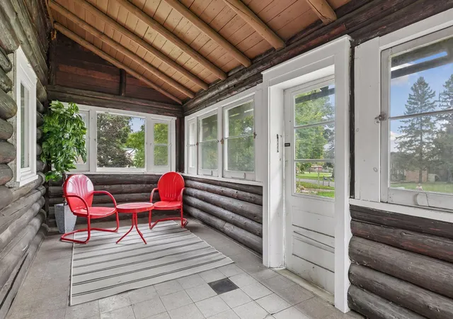 Photo 3 of Single family home for sale at 2233 15th Avenue E, Saint Paul, MN 55109 | MLS# 7030183 | Listing updated on 2026-10-06