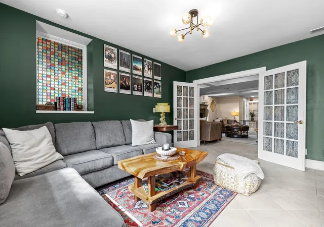 Homes for sale in Minneapolis, MN | 307 Ridgewood Ave #4, Minneapolis, MN 55403 | MLS# 7030503