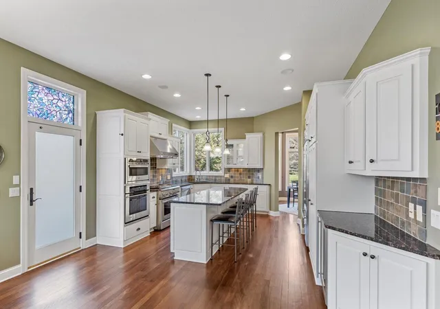 4th image of 9106 Cold Stream Ln, Eden Prairie, MN 55347 | MLS# 7030859