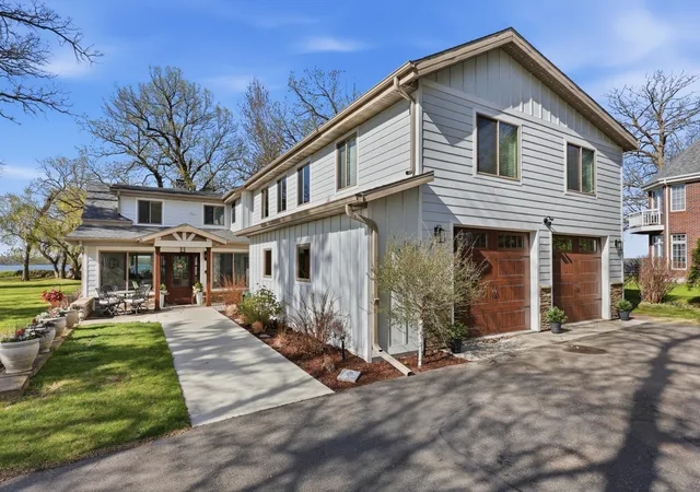 Photo 3 of Single family home for sale at 611 N Shore Dr, Detroit Lakes, MN 56501 | MLS# 7030879 | Listing updated on 2026-08-27