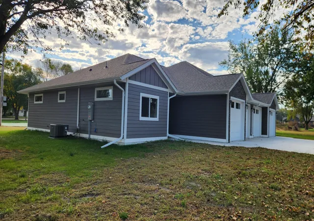 Homes for sale in Pipestone, MN | 901 7th Ave Sw, Pipestone, MN 56164 | MLS# 7030922