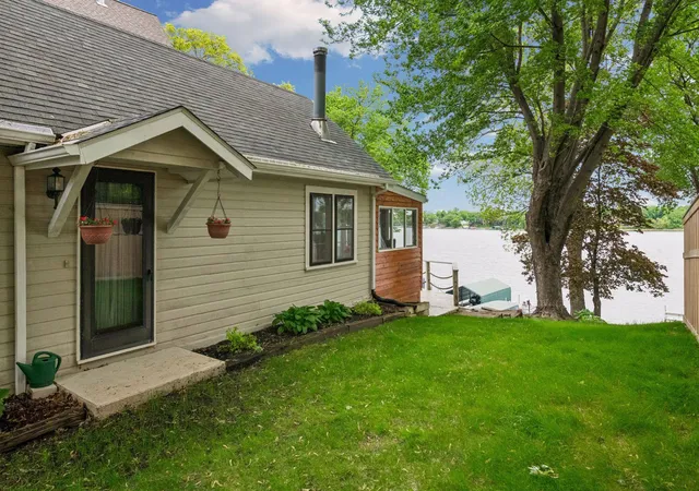 Photo 3 of Single family home for sale at 4936 Edgewater Dr, Mound, MN 55364 | MLS# 7030948 | Listing updated on 2026-09-30