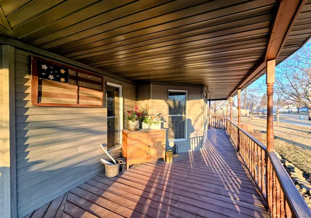 Photo 3 of Single family home for sale at 321 5th Avenue Se, Pipestone, MN 56164 | MLS# 7031002 | Listing updated on 2026-09-02