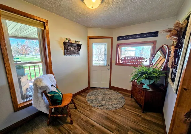 Photo 4 of Single family home for sale at 321 5th Avenue SE, Pipestone, MN 56164 | MLS# 7031002 | Listing updated on 2026-09-02