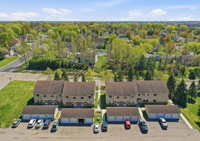 2nd image of 14 E 13th St, Waconia, MN 55387 | MLS# 7031058