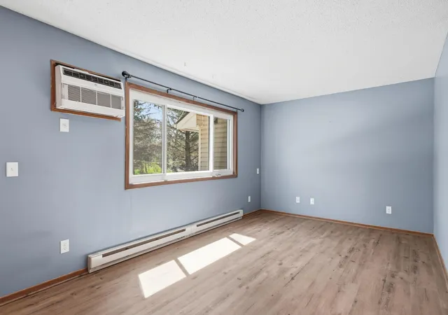 5th image of 14 E 13Th St, Waconia, MN 55387 | MLS# 7031058