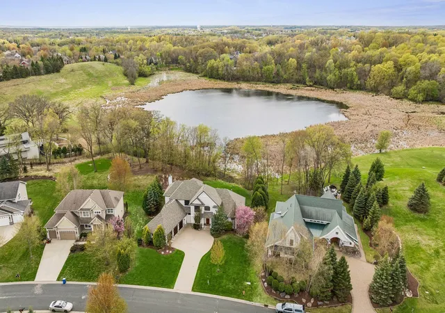 image of 6930 Lake Harrison Cir, Chanhassen, MN 55317 | MLS# 7031665