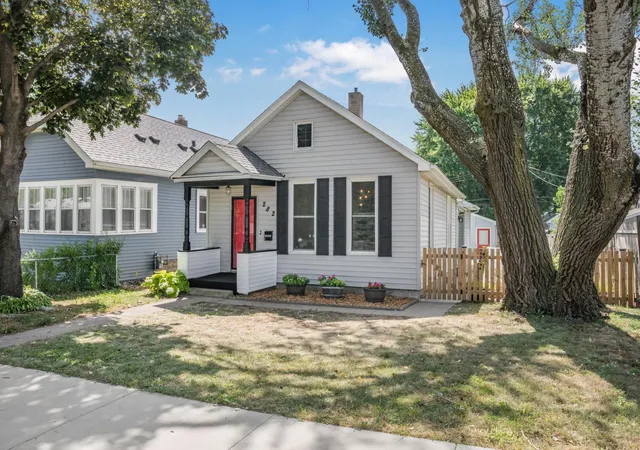 Photo 1 of Single family home for sale at 282 Annapolis St E, Saint Paul, MN 55118 | MLS# 7031739 | Listing updated on 2026-09-18