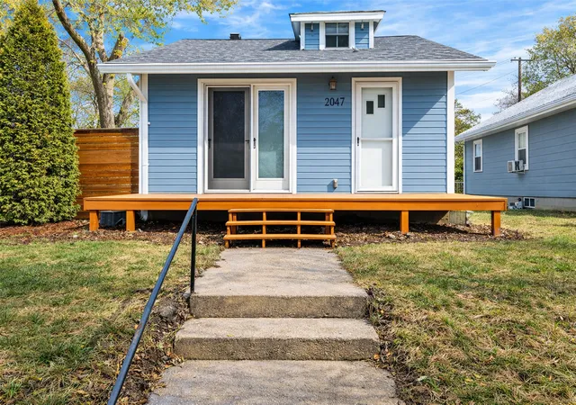 1st image of 2047 Nokomis Ave, Saint Paul, MN 55119 | MLS# 7031826