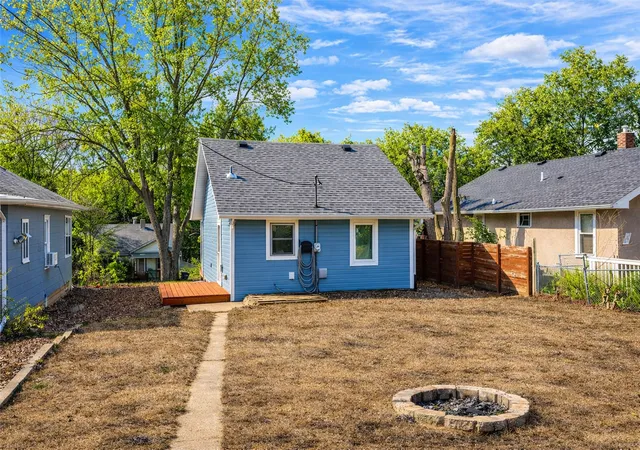 2nd image of 2047 Nokomis Ave, Saint Paul, MN 55119 | MLS# 7031826