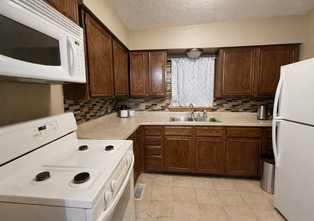 4th image of 2047 Nokomis Ave, Saint Paul, MN 55119 | MLS# 7031826