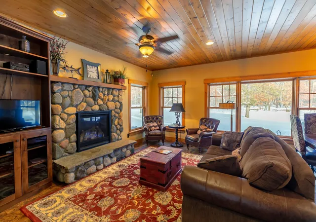 Photo 3 of Single family home for sale at 11472 Lynn Boyd Way, Crosslake, MN 56442 | MLS# 7031894 | Listing updated on 2026-06-11